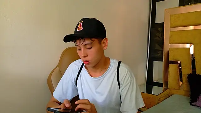 Snapshot of Noahoconor chatting on September 14, 7:02 pm Noahoconor online show from September 14, 7:02 pm