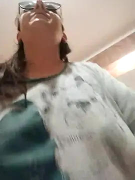 Snapshot of Dolcecurvy chatting on December 15, 11:20 pm Dolcecurvy online show from December 15, 11:20 pm