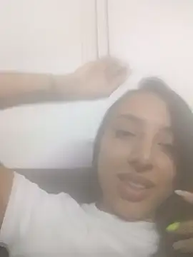 Snapshot of agaataa_ chatting on March 13, 5:33 am agaataa online show from March 13, 5:33 am