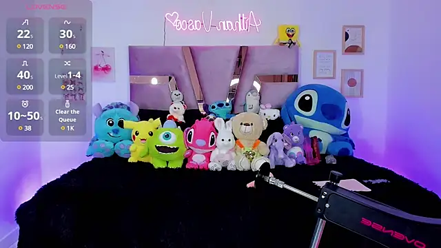 femboy-20 online show from March 1, 8:42 pm