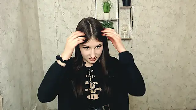  MiaAngell online show from March 5, 2:01 pm