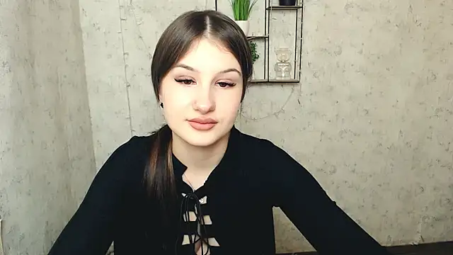  MiaAngell online show from March 5, 5:50 pm