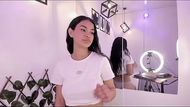 Anniie  Evans online show from March 10, 6:45 pm