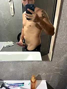 Snapshot of mikekmi21 chatting on September 17, 12:51 pm mikekmi21 online show from September 17, 12:51 pm