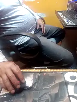 Snapshot of longsexji chatting on March 10, 2:59 pm longsexji online show from March 10, 2:59 pm