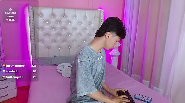 callum 77 online show from March 12, 9:44 am