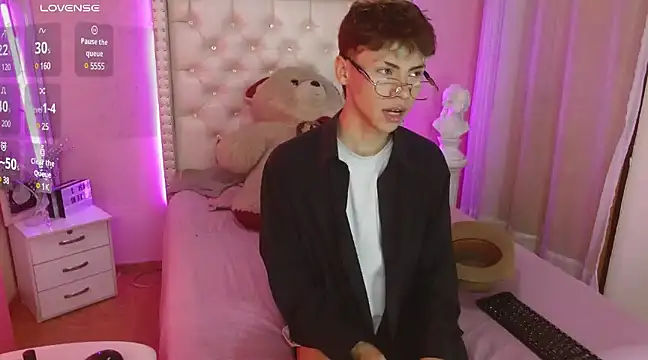 callum 77 online show from March 20, 8:08 pm