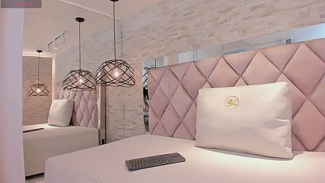 celene midnight online show from March 14, 7:12 pm