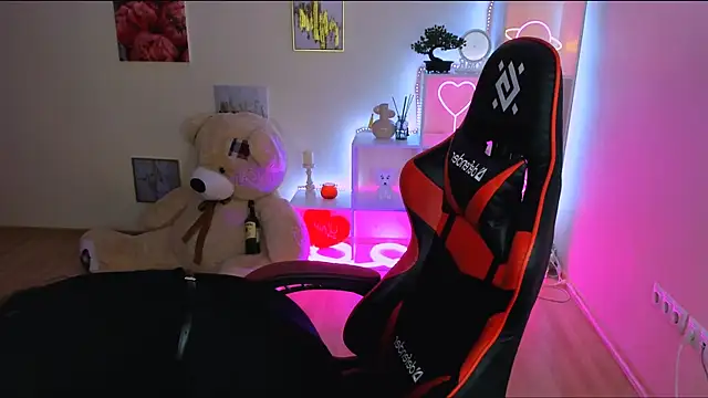 hazel sullivan online show from February 28, 12:31 pm