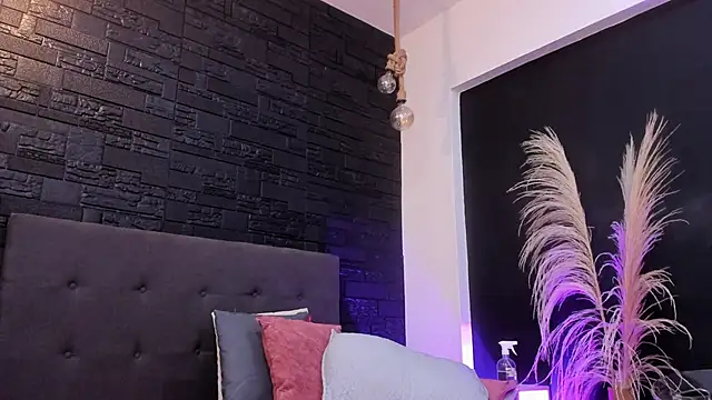 Maite Smith  online show from October 13, 12:27 pm