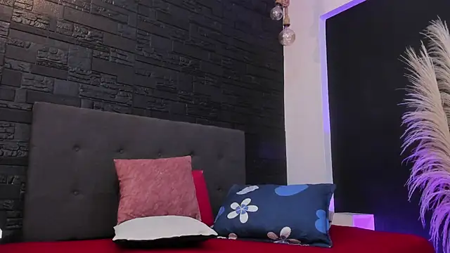 Maite Smith  online show from October 20, 12:16 pm