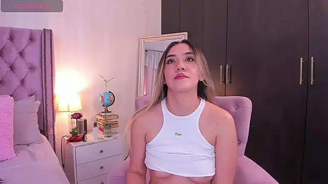 natashaleightt online show from March 15, 9:16 pm