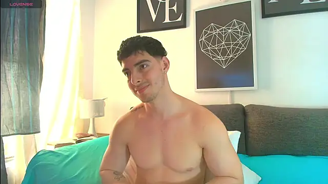 Snapshot of thomyafar chatting on October 20, 8:20 pm thomyafar online show from October 20, 8:20 pm