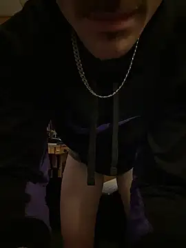 Polaroid White online show from November 11, 11:38 pm