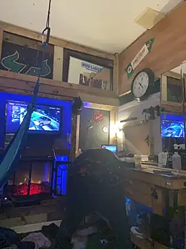 Polaroid White online show from November 18, 1:11 am