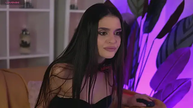 Snapshot of RobertaRosetti chatting on March 7, 9:07 am RobertaRosetti online show from March 7, 9:07 am