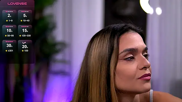 Snapshot of RobertaRosetti chatting on October 7, 8:22 am RobertaRosetti online show from October 7, 8:22 am