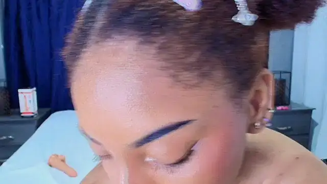 Effie cooper online show from March 20, 8:19 pm