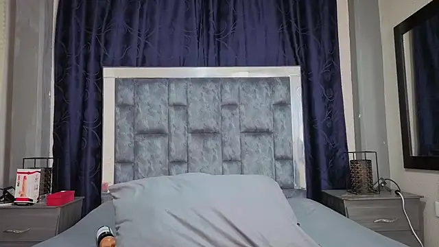 Effie cooper online show from September 17, 7:59 pm