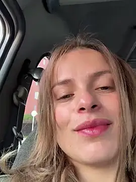 Snapshot of gynna_kimera chatting on March 13, 10:54 pm gynna kimera online show from March 13, 10:54 pm