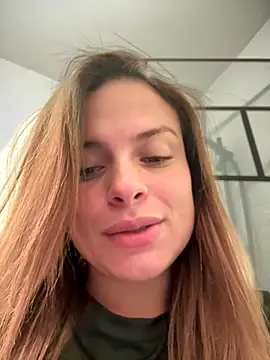 Snapshot of gynna_kimera chatting on December 18, 9:32 pm gynna kimera online show from December 18, 9:32 pm