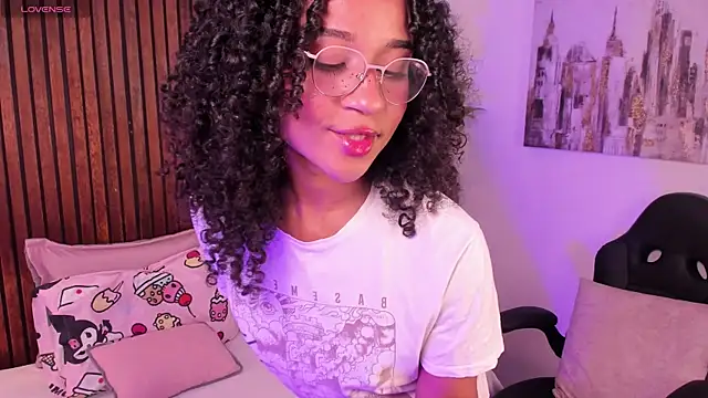 Layla Clarke online show from September 18, 7:49 pm