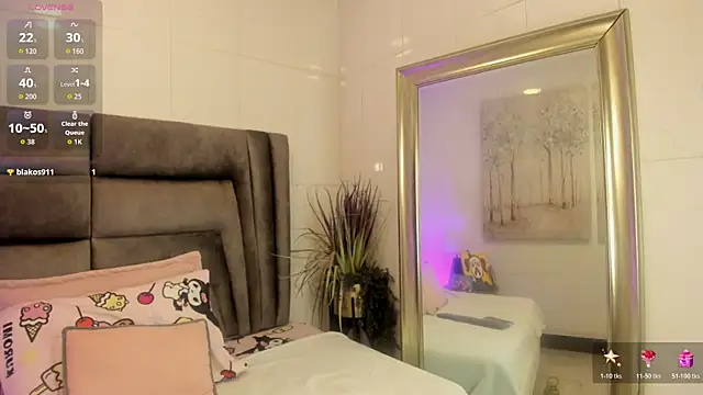 Layla Clarke online show from October 21, 4:02 am