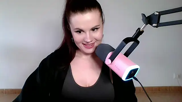 Della Ideal online show from March 19, 9:06 am