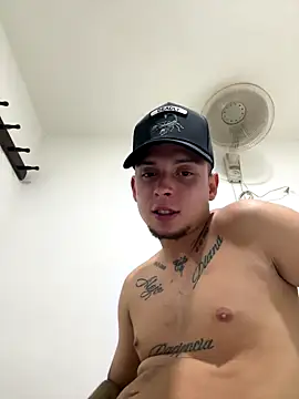 Cristopher1112 online show from October 31, 8:26 am