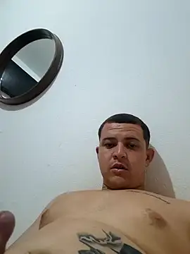 Snapshot of comcoroas chatting on March 19, 11:14 pm comcoroas online show from March 19, 11:14 pm