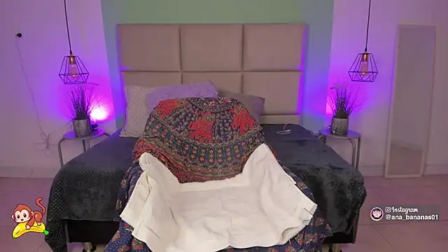 annabananas01 online show from September 14, 3:05 am