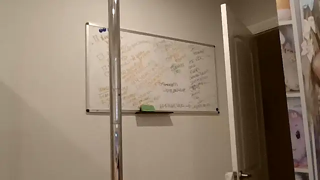 princesskimamii online show from November 9, 9:57 pm