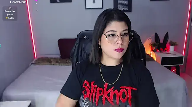 Snapshot of Veronika_metal chatting on February 24, 5:42 pm Veronika metal online show from February 24, 5:42 pm