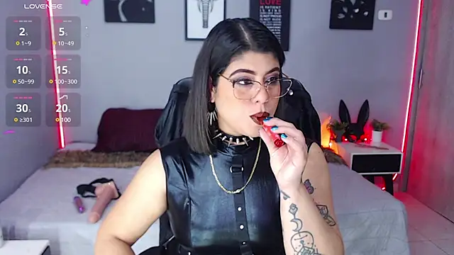 Snapshot of Veronika_metal chatting on March 11, 12:17 pm Veronika metal online show from March 11, 12:17 pm