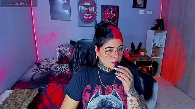 Snapshot of Veronika_metal chatting on September 25, 6:00 pm Veronika metal online show from September 25, 6:00 pm