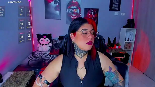 Snapshot of Veronika_metal chatting on October 4, 2:04 pm Veronika metal online show from October 4, 2:04 pm