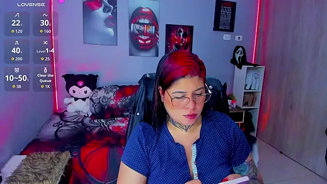 Snapshot of Veronika_metal chatting on October 30, 4:36 am Veronika metal online show from October 30, 4:36 am