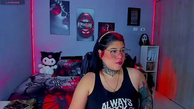 Snapshot of Veronika_metal chatting on November 5, 7:52 am Veronika metal online show from November 5, 7:52 am