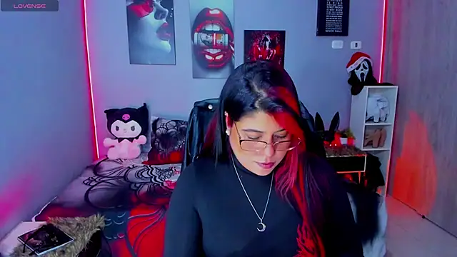 Snapshot of Veronika_metal chatting on November 26, 8:43 pm Veronika metal online show from November 26, 8:43 pm