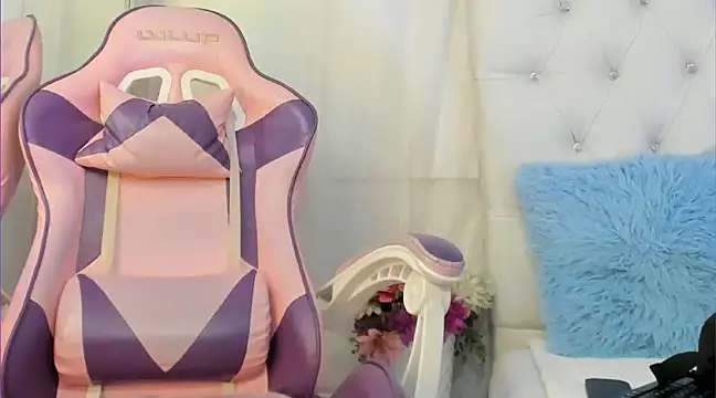 Snapshot of kamii_arias chatting on February 27, 12:13 pm kamii arias online show from February 27, 12:13 pm