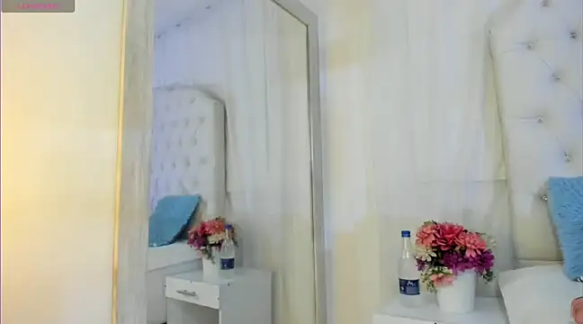 Snapshot of kamii_arias chatting on March 5, 12:11 pm kamii arias online show from March 5, 12:11 pm