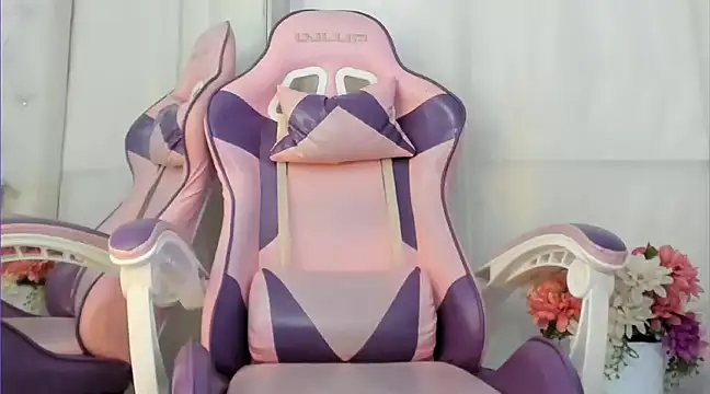 Snapshot of kamii_arias chatting on March 11, 12:17 pm kamii arias online show from March 11, 12:17 pm