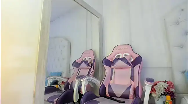 Snapshot of kamii_arias chatting on March 11, 3:23 pm kamii arias online show from March 11, 3:23 pm