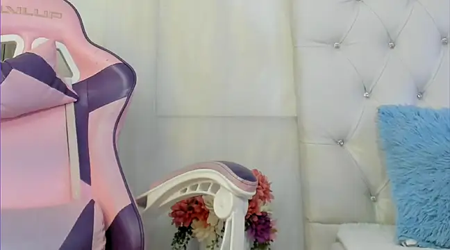 Snapshot of kamii_arias chatting on March 12, 12:04 pm kamii arias online show from March 12, 12:04 pm