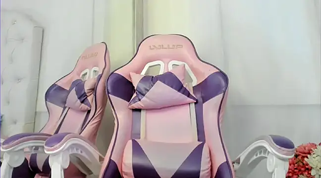 Snapshot of kamii_arias chatting on March 13, 12:13 pm kamii arias online show from March 13, 12:13 pm