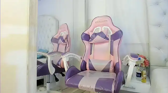 Snapshot of kamii_arias chatting on March 22, 3:31 pm kamii arias online show from March 22, 3:31 pm