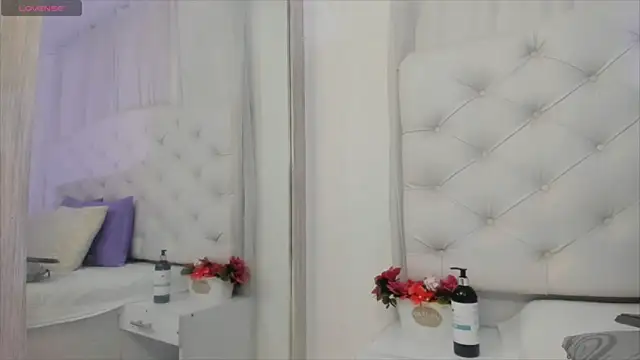 Snapshot of kamii_arias chatting on October 2, 12:23 pm kamii arias online show from October 2, 12:23 pm