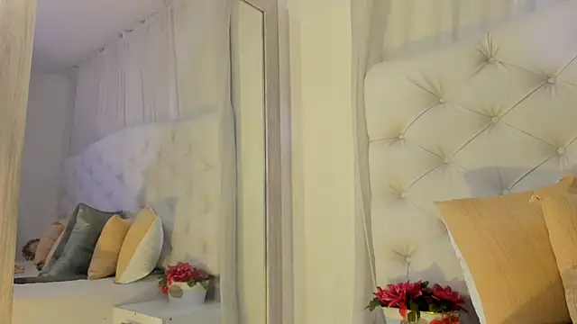 Snapshot of kamii_arias chatting on November 14, 2:27 pm kamii arias online show from November 14, 2:27 pm