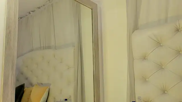 Snapshot of kamii_arias chatting on November 24, 2:28 pm kamii arias online show from November 24, 2:28 pm