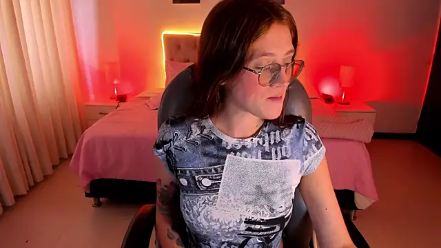 Emily Warren  online show from September 24, 8:12 pm